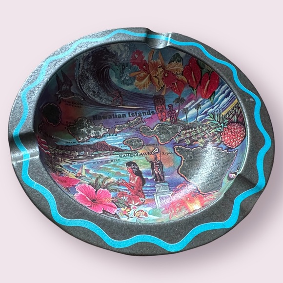 Vintage 1970s Ken Haag Hawaii Souvenir Round Metal Ash Tray Colorful Tin - Picture 2 of 7